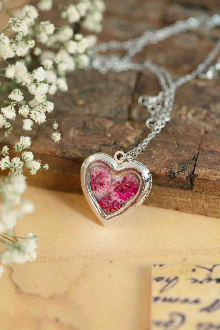 Passionate Love Gypsophillia Heart Shaped Metal Alloy Photo Locket