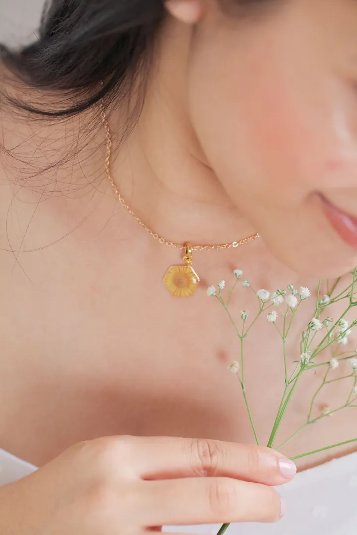Himalayan Aster Hexagon Necklace for Patience