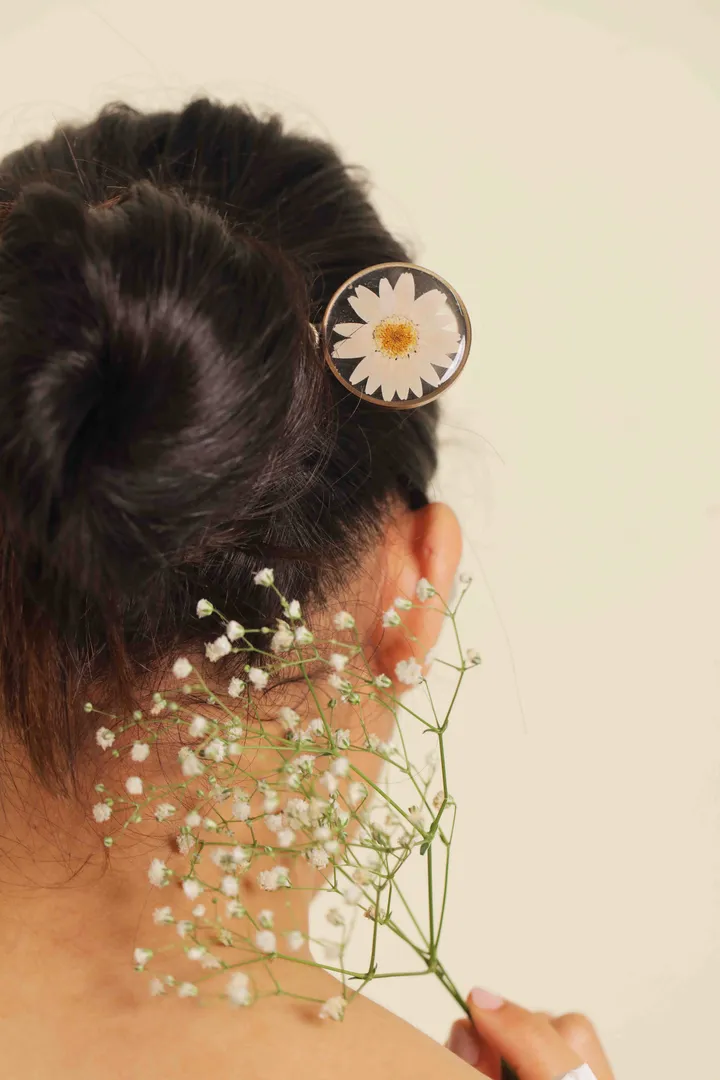 Happy Daisy Juda Pin