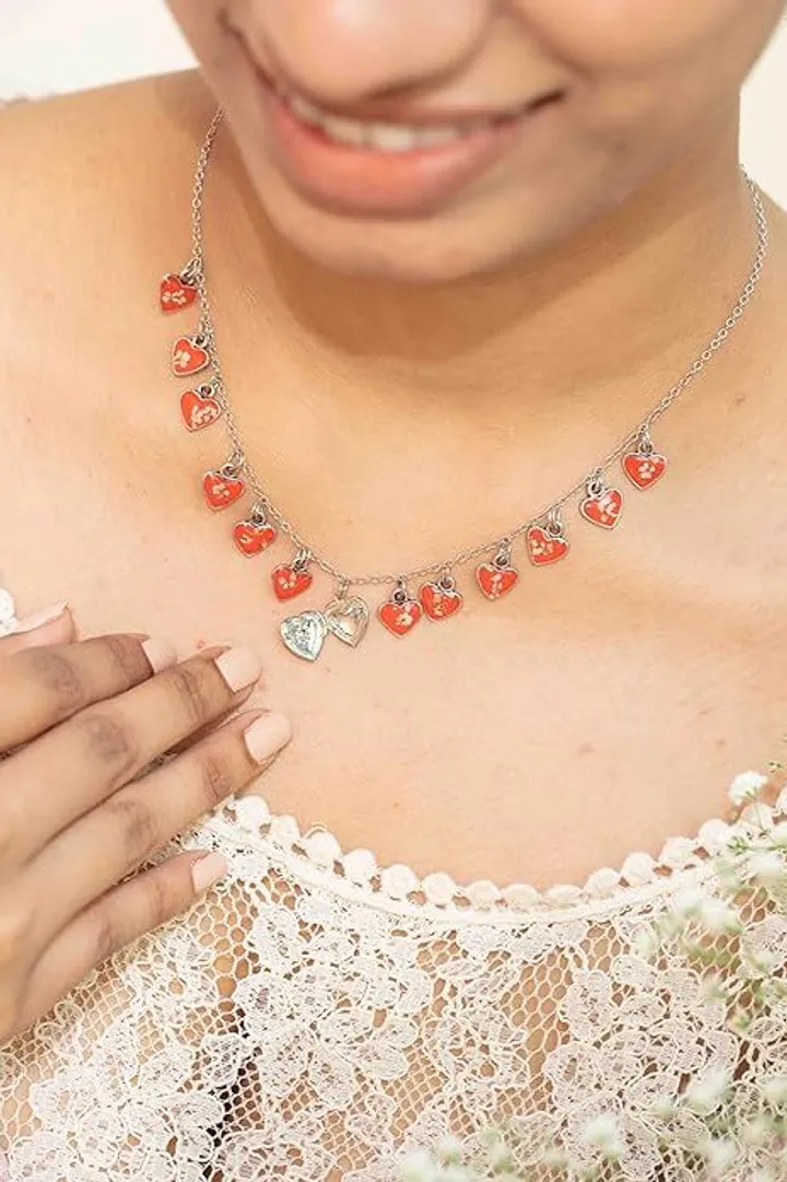 Queen (Anne) of Hearts - Choker
