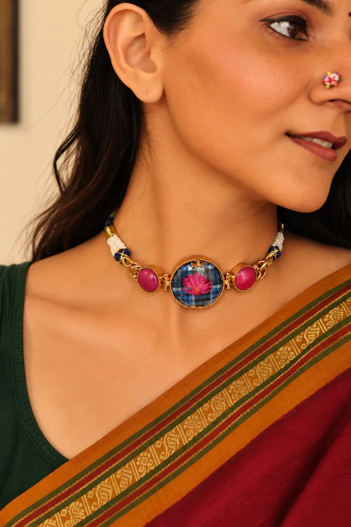 The Lungi Ornate Choker